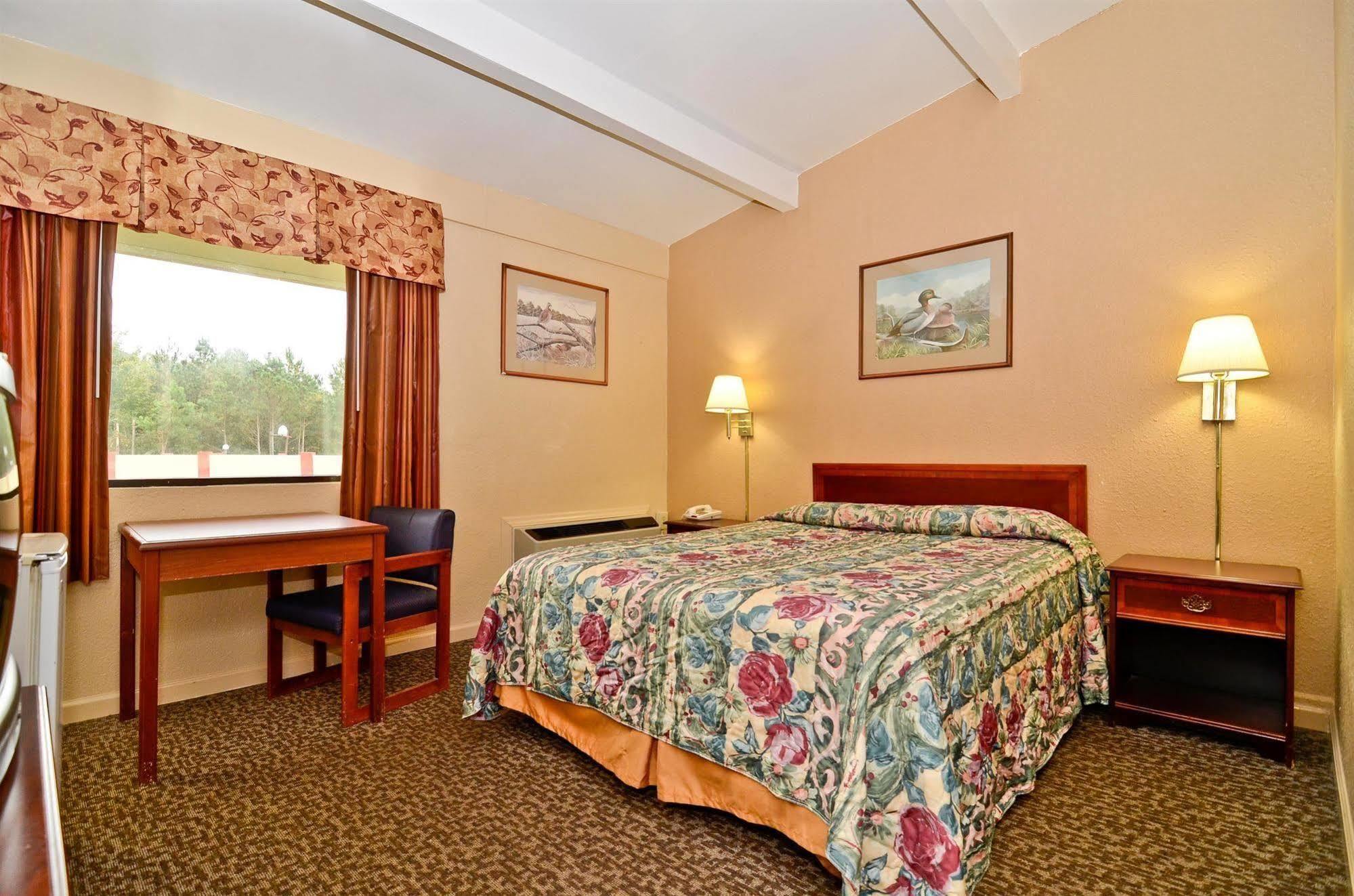 Americas Best Value Inn Smithfield Oda fotoğraf
