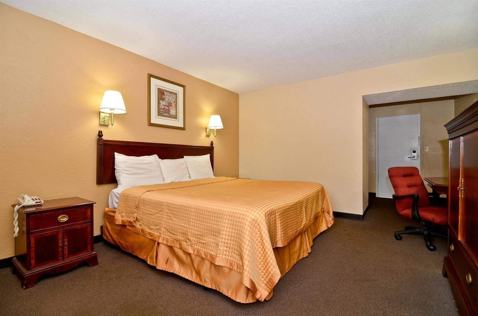 Americas Best Value Inn Smithfield Oda fotoğraf